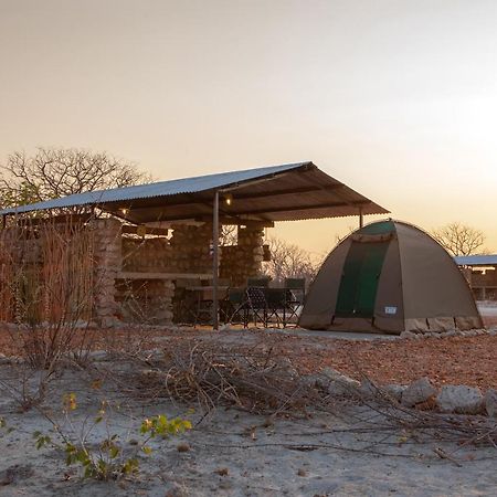 Etosha Trading Post Campsite Okaukuejo Exterior foto