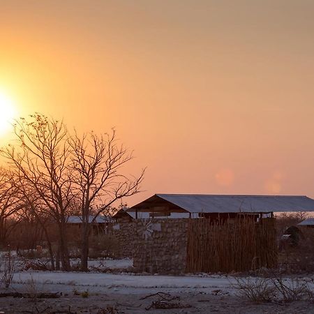Etosha Trading Post Campsite Okaukuejo Exterior foto
